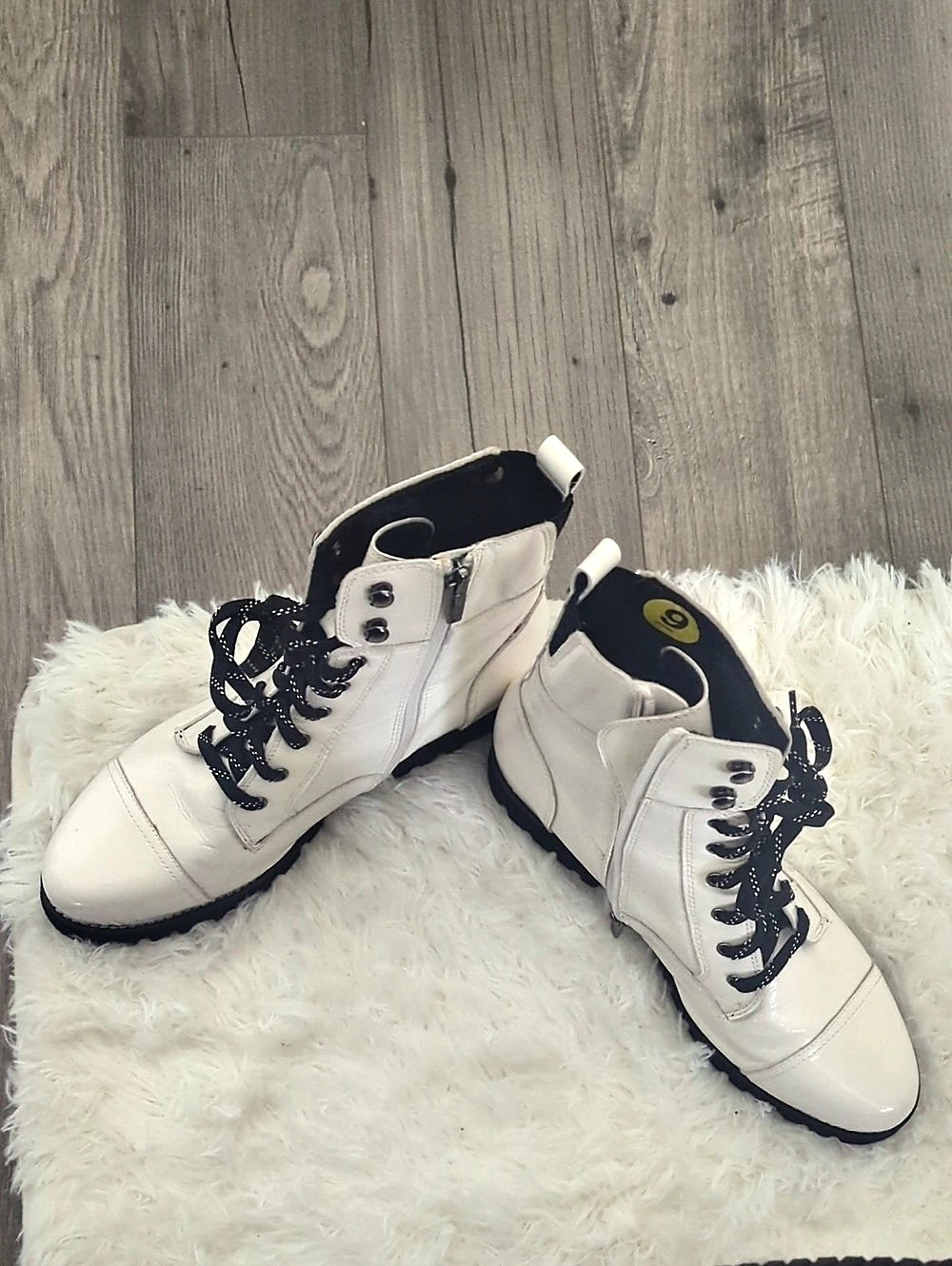 Donald Pliner White LeatherCombat Boots US 9 NWOT